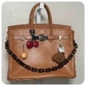 Chic Tan Leather Satchel